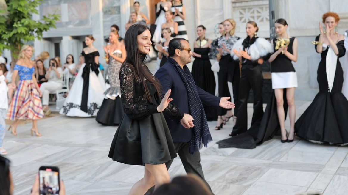 Όλες οι λεπτομέρειες για την guest εμφάνιση της Αριάνα Ροκφέλερ στην επίδειξη του Βασίλη Ζούλια