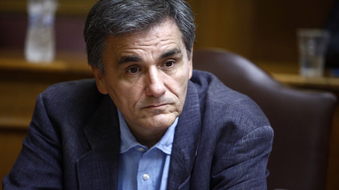 Απάντηση Τσακαλώτου μετά τη θύελλα για τα τοπικά νομίσματα: «Είναι συλλογικά θεωρητικά κείμενα»