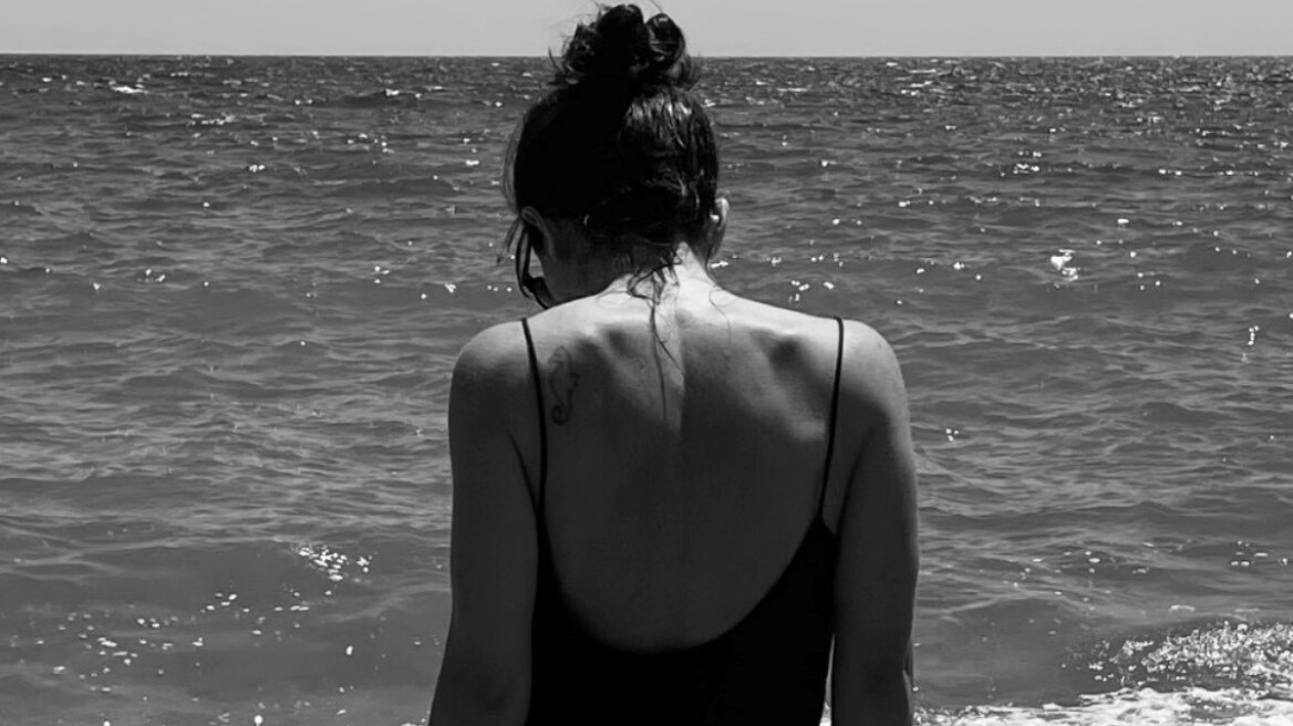 Πουά: Συνέντευξη με τη συγγραφέα του βιβλίου που σκιαγραφεί τους φόβους και τα όνειρα της σύγχρονης γυναίκας