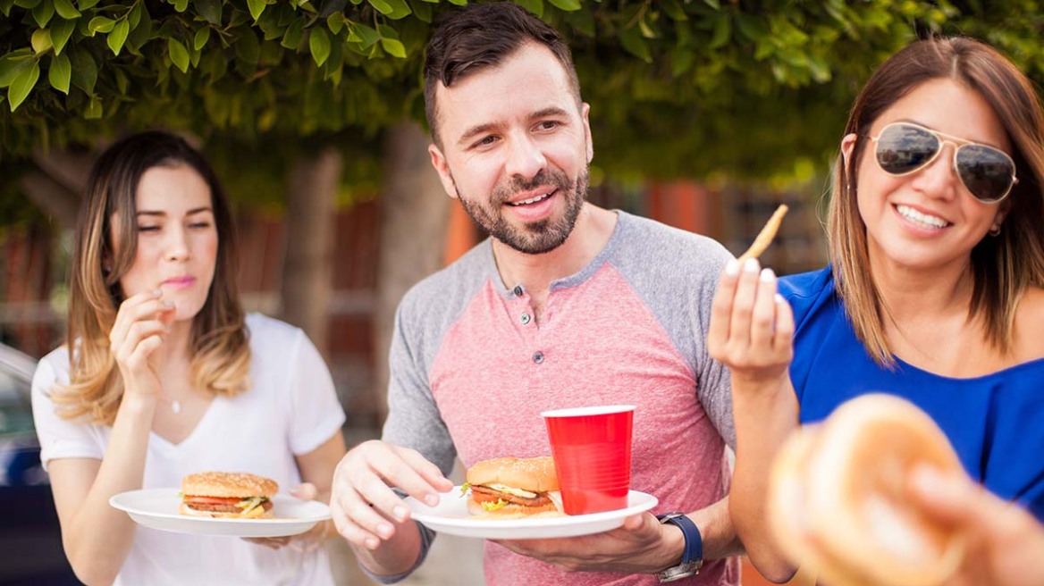 Ποιοι λένε ψέματα για το πόσο τρώνε – Η απάντηση θα σας εκπλήξει
