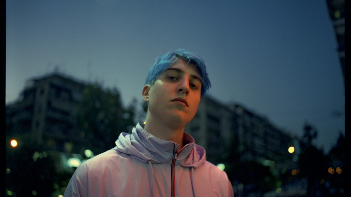 O Good Job Nicky αποκαλύπτει στο Marie Claire το είδωλό του και τι του αρέσει να συζητά με τη μητέρα του, Σοφία Αλιμπέρτη