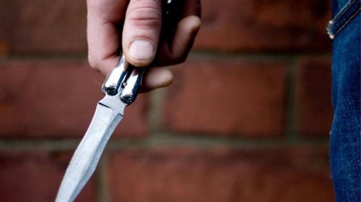 Χανιά: Αιματηρό επεισόδιο έξω από μπαρ - Μαχαιρώθηκε στον μηρό ένας 37χρονος