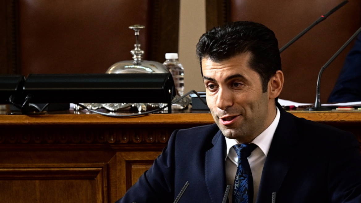 Βουλγαρία: Ο πρωθυπουργός απορρίπτει τους ισχυρισμούς για την εξαγωγή όπλων στην Ουκρανία