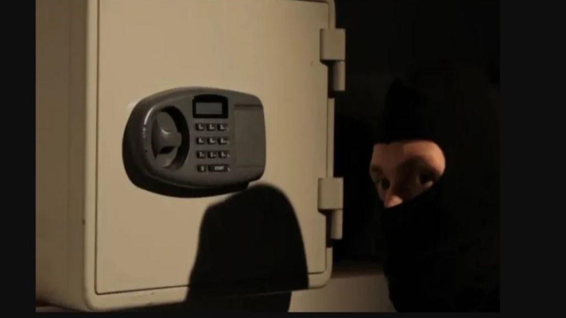 Θεσσαλονίκη: Πάνω από €800.000 η λεία των διαρρηκτών που πέταξαν χρηματοκιβώτιο από τον 6ο όροφο