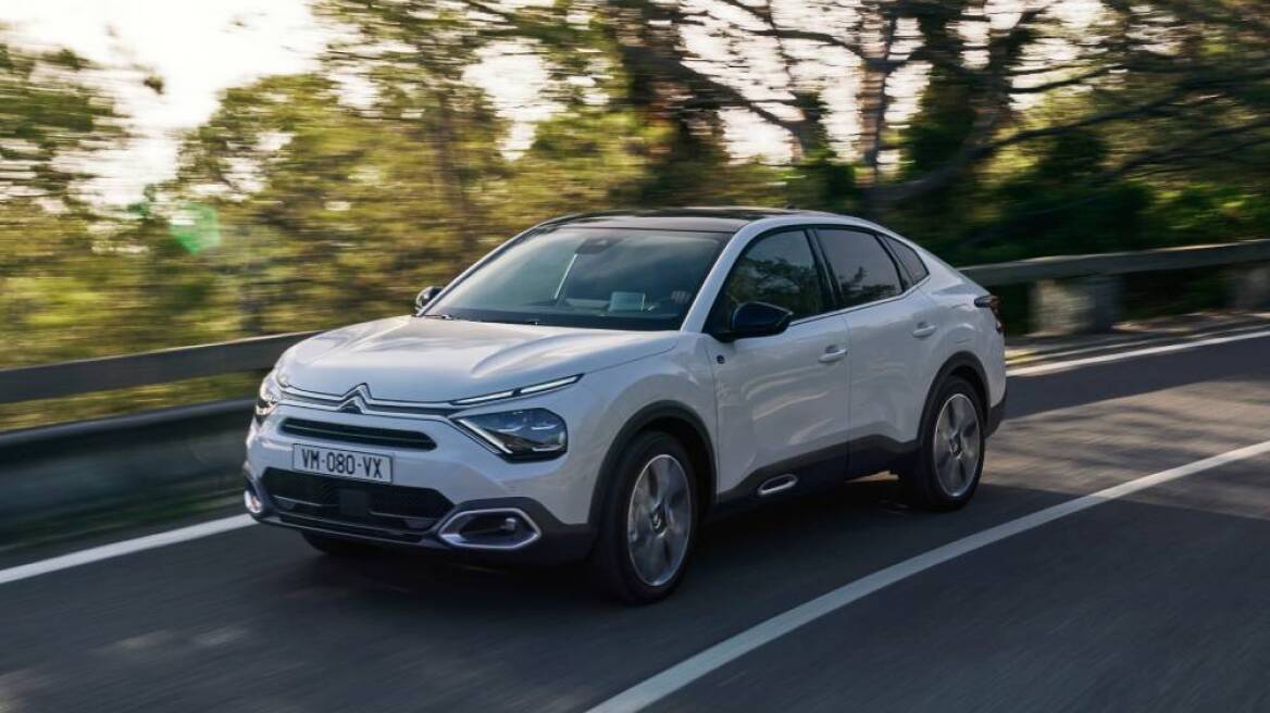 H Citroen παρουσιάζει τα νέα e-C4 X και C4 X