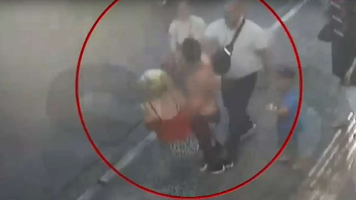 Ομόνοια: «Νόμιζα ότι πνίγεται και πήγα να το σώσω», λέει ο πατέρας για το 10 μηνών βρέφος