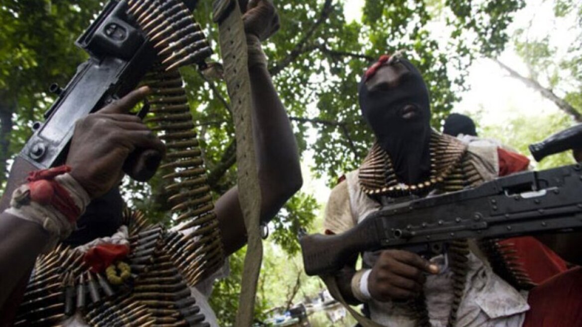 Δικαστήριο στη Νιγηρία αποφάσισε τον λιθοβολισμό τριών ανδρών για... ομοφυλοφιλία