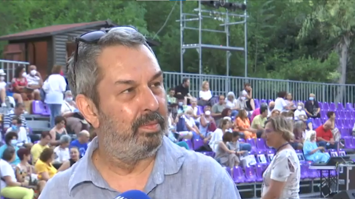 Χρήστος Χατζηπαναγιώτης: «Τι εννοείς ποια είναι η γνώμη μου για αυτό», απάντησε σε ερώτηση για τον Πέτρο Φιλιππίδη    