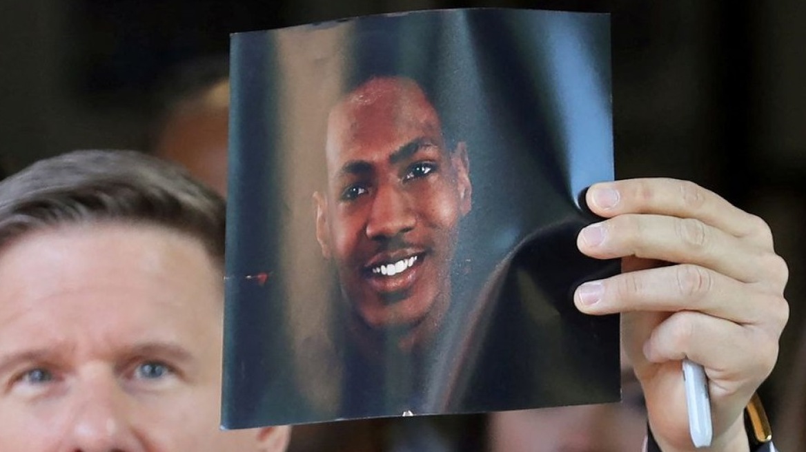 Απαγόρευση της κυκλοφορίας σε πόλη του Οχάιο, μετά τις ταραχές για τον θάνατο Αφροαμερικανού από πυρά αστυνομικών