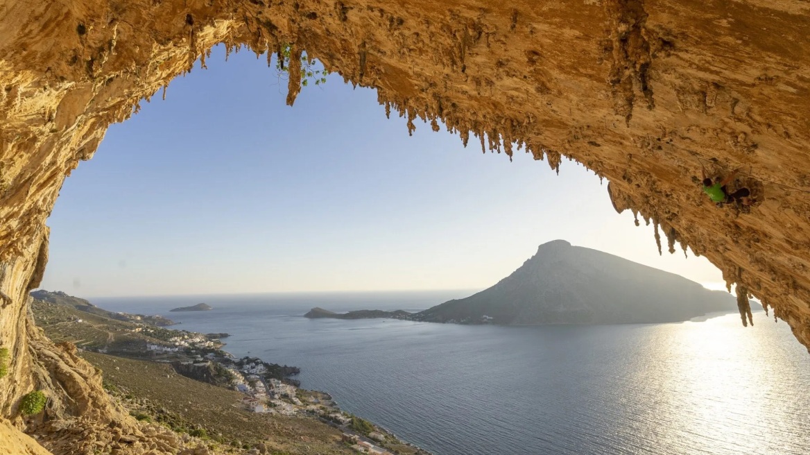 Κάλυμνος: Απεγκλωβίστηκαν 37 παράνομοι μετανάστες από βραχώδη ακτή