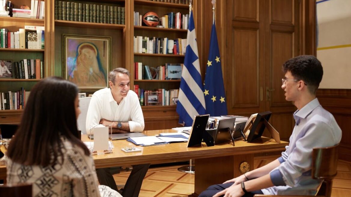 Μητσοτάκης στον Ιρανό αριστούχο των Πανελλαδικών: «Η Ελλάδα είναι μια χώρα ανοιχτή σε όσους θέλουν να ενσωματωθούν»