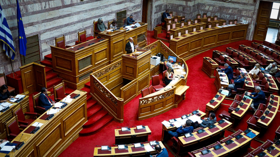 Στη Βουλή το νομοσχέδιο για τα ΑΕΙ