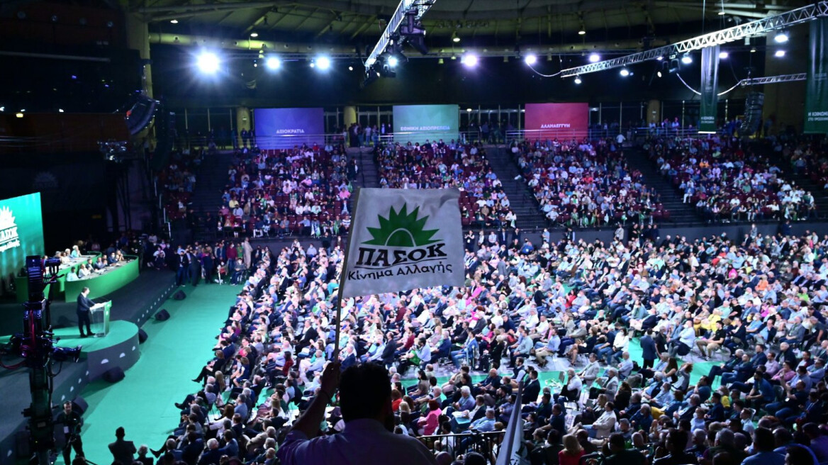 Έρευνα: Οι ψηφοφόροι του ΠΑΣΟΚ δεν θέλουν να ακούσουν για συνεργασία με τον  ΣΥΡΙΖΑ