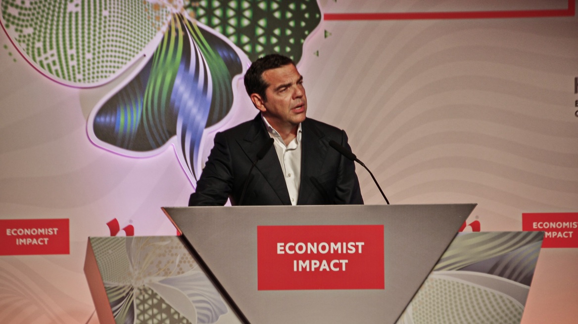Τσίπρας: Προϋπόθεση η πολιτική αλλαγή για να βρει η Ελλάδα τον βηματισμό της