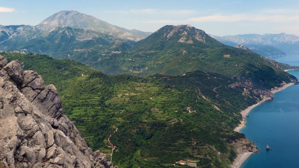 Φαράγγι Στροπώνων: Μια μοναδική πεζοπορική εμπειρία στην Εύβοια