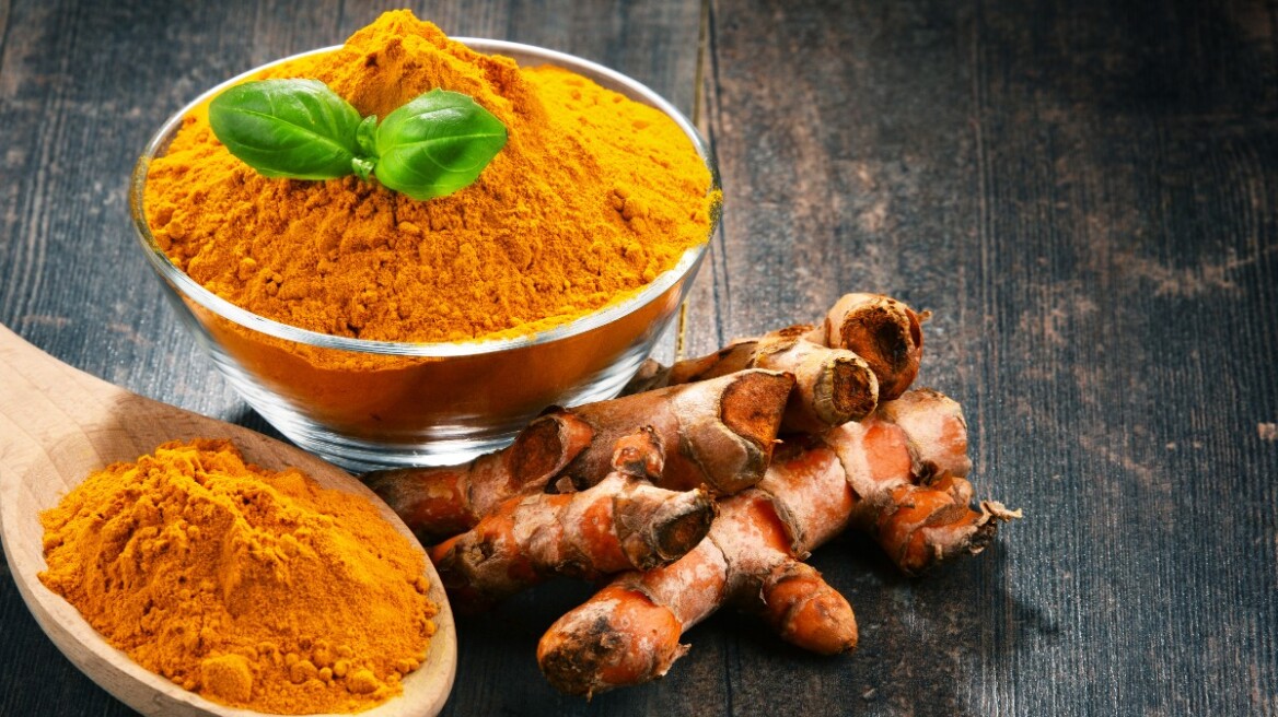 Το χρυσαφένιο μπαχαρικό που μειώνει τα τριγλυκερίδια και καταπολεμά τη φλεγμονή