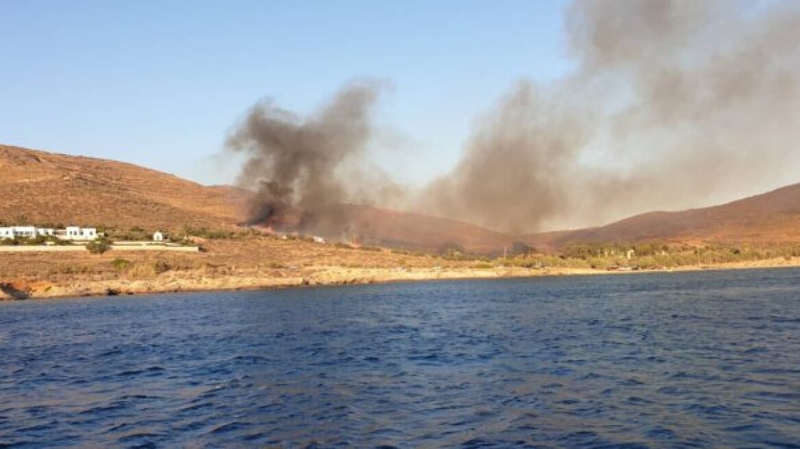 Φωτιά στη Σύρο - Ισχυροί άνεμοι στο νησί