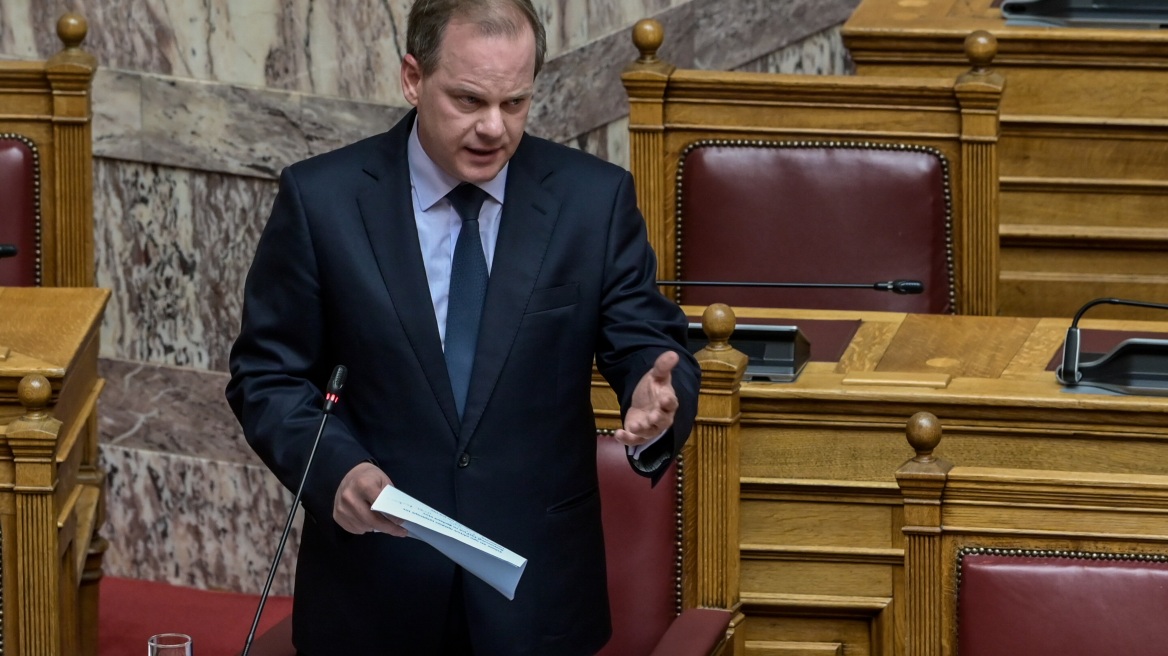 Καραμανλής: Θα επανεξετάσουμε τον κώδικα για τα δίκυκλα των διανομέων