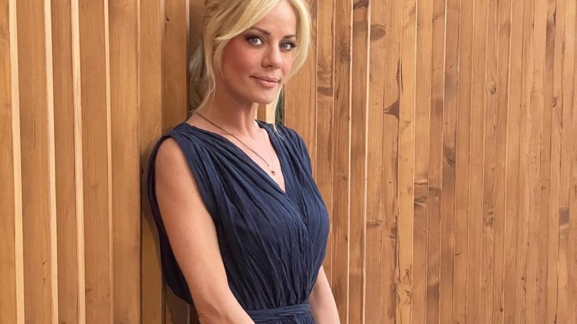 Η Ζέτα Μακρυπούλια με ένα από τα πιο κομψά και κολακευτικά φορέματα που έχουμε δει