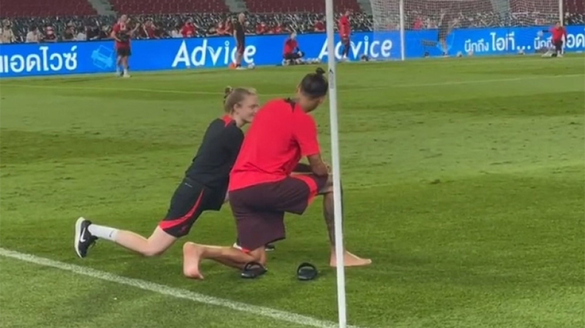 Λίβερπουλ: Αποχώρησε με ενοχλήσεις ο Νούνιες πριν το ντέρμπι