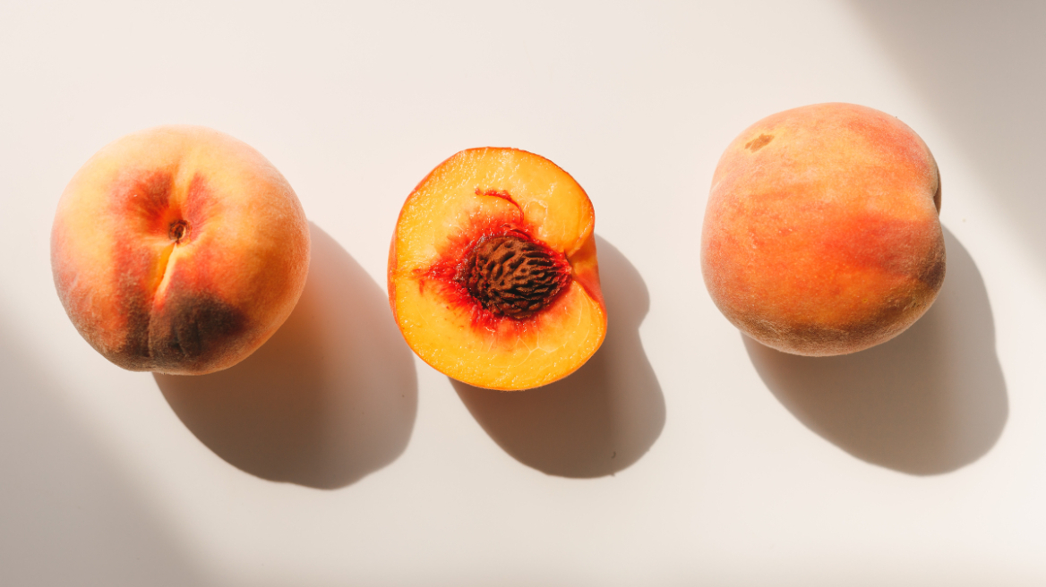 Το καλοκαιρινό φρούτο που χορταίνει – Έχει λιγότερες από 50 θερμίδες