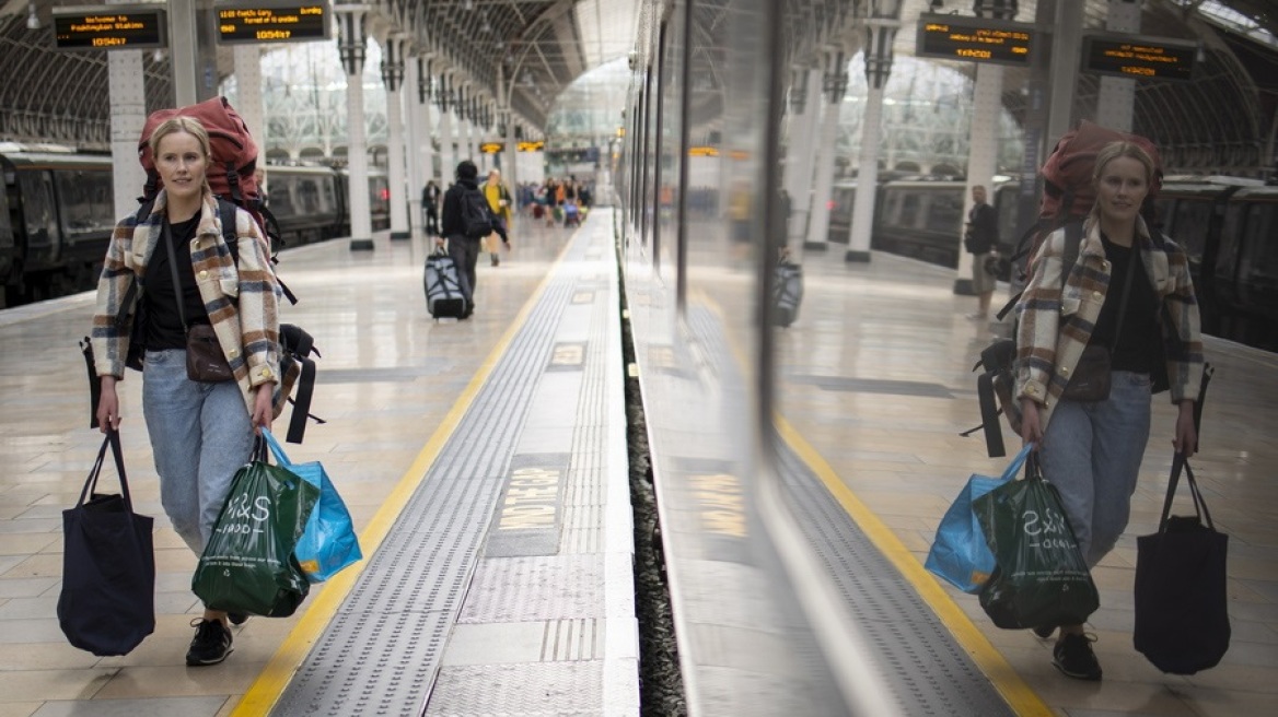 Σε νέα 24ωρη απεργία στις 27 Ιουλίου προχωρούν οι εργαζόμενοι στους σιδηροδρόμους της Βρετανίας