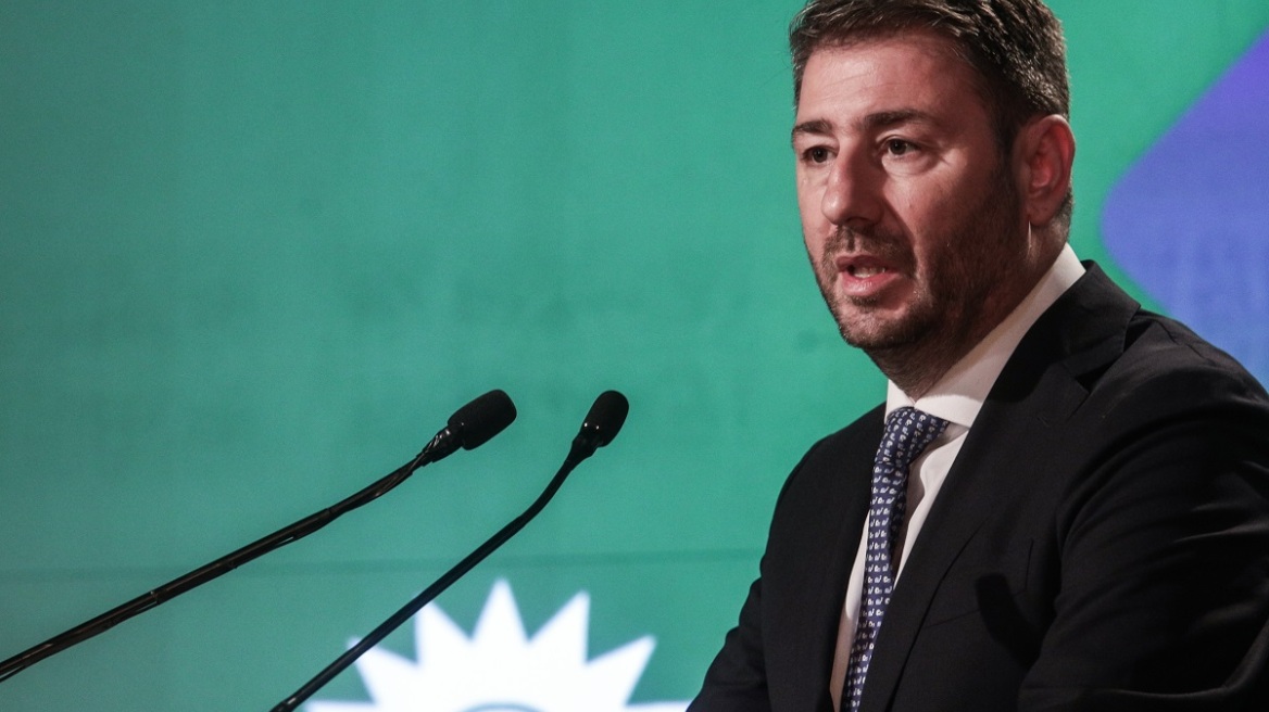 Ανδρουλάκης για τον θάνατο της Μαχσά Αμινί: Είμαστε αλληλέγγυοι στον αγώνα απέναντι στην καταπάτηση των ανθρωπίνων δικαιωμάτων