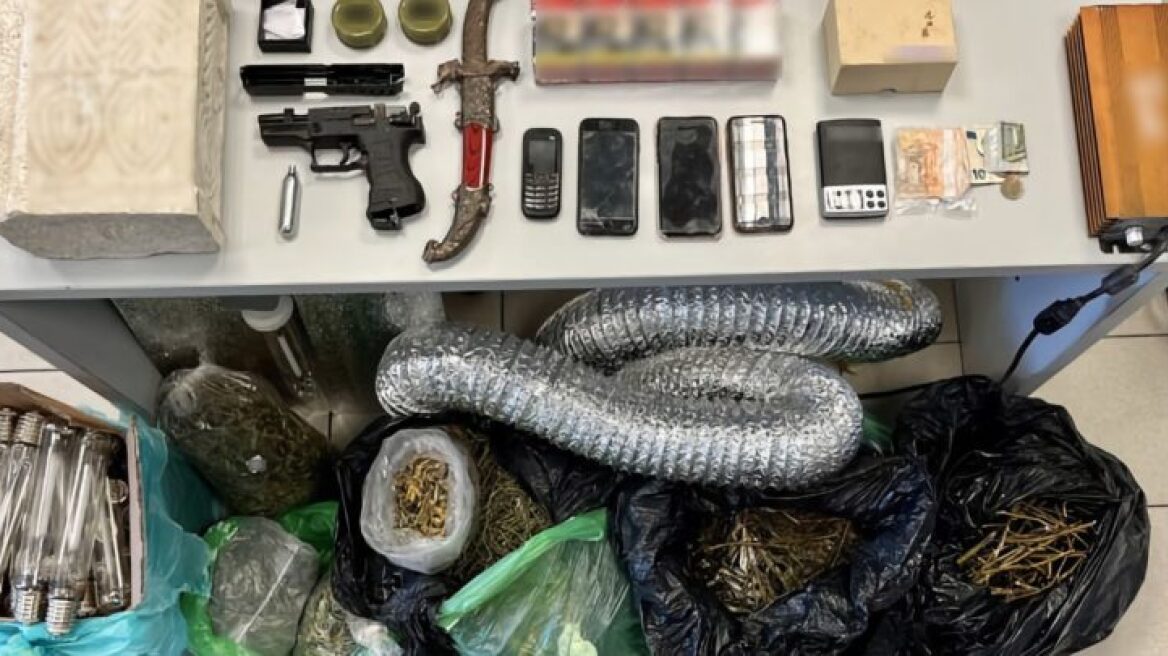 Λάρισα: Πατέρας και γιος είχαν 13 κιλά υδροπονικής κάνναβης και αρχαιότητες