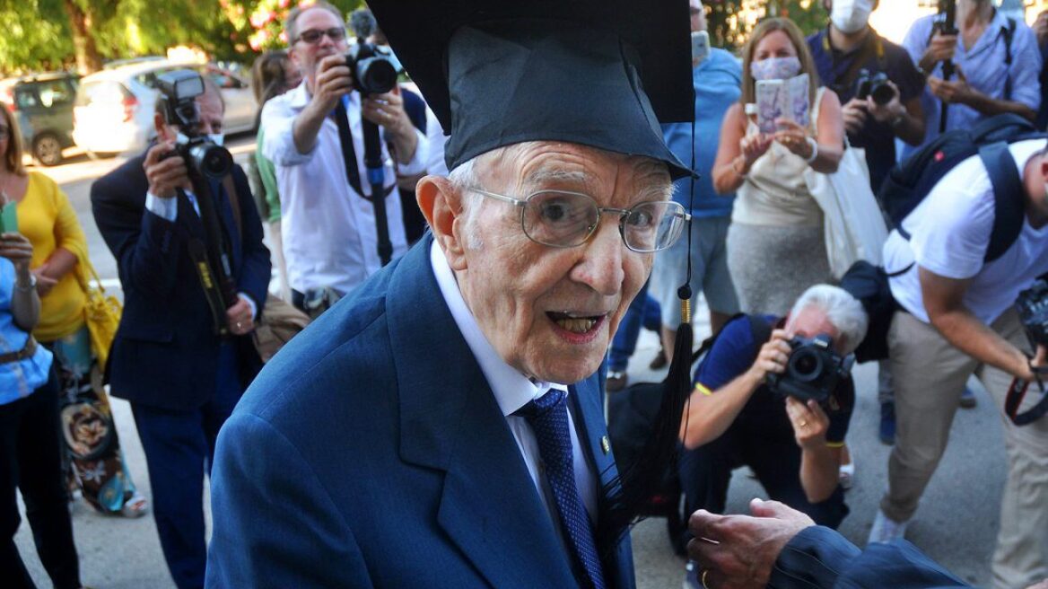 Ιταλία: Ο γηραιότερος πτυχιούχος πήρε και... μάστερ στα 98 του χρόνια!