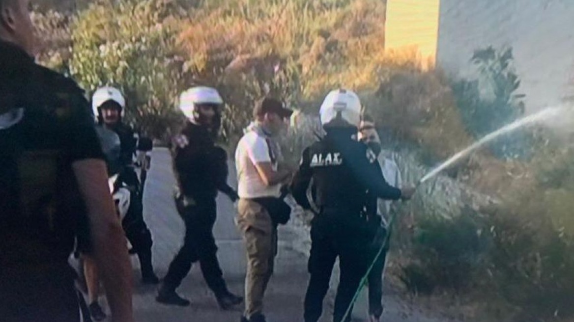 Φωτιά στην Πεντέλη - Θεοδωρικάκος: Εκατοντάδες αστυνομικοί μάχονται νύχτα και μέρα