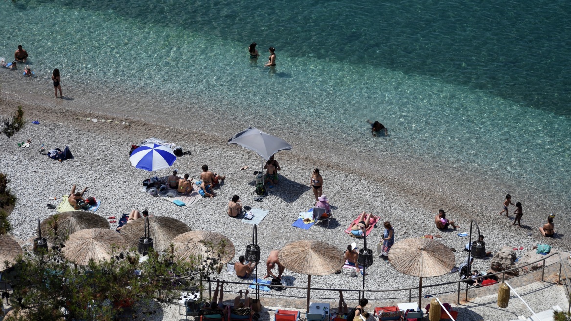 Καιρός: Επιμένουν οι ισχυροί άνεμοι και σήμερα - Έως 37 βαθμούς η θερμοκρασία 