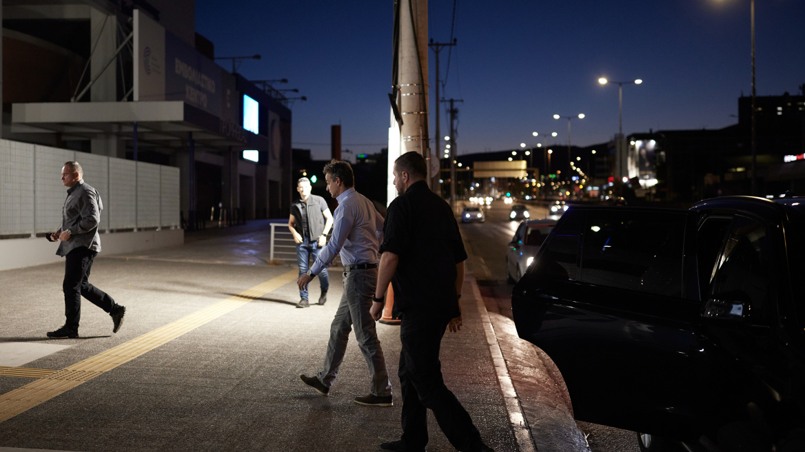 Στο Συντονιστικό Κέντρο Επιχειρήσεων της Πολιτικής Προστασίας μεταβαίνει ο Κυριάκος Μητσοτάκης