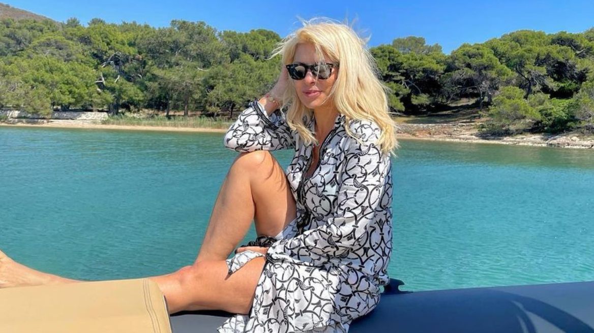 Ελένη Μενεγάκη: Η γνωστή παρουσιάστρια πηγαίνει στη θάλασσα - Δείτε τη φωτογραφία