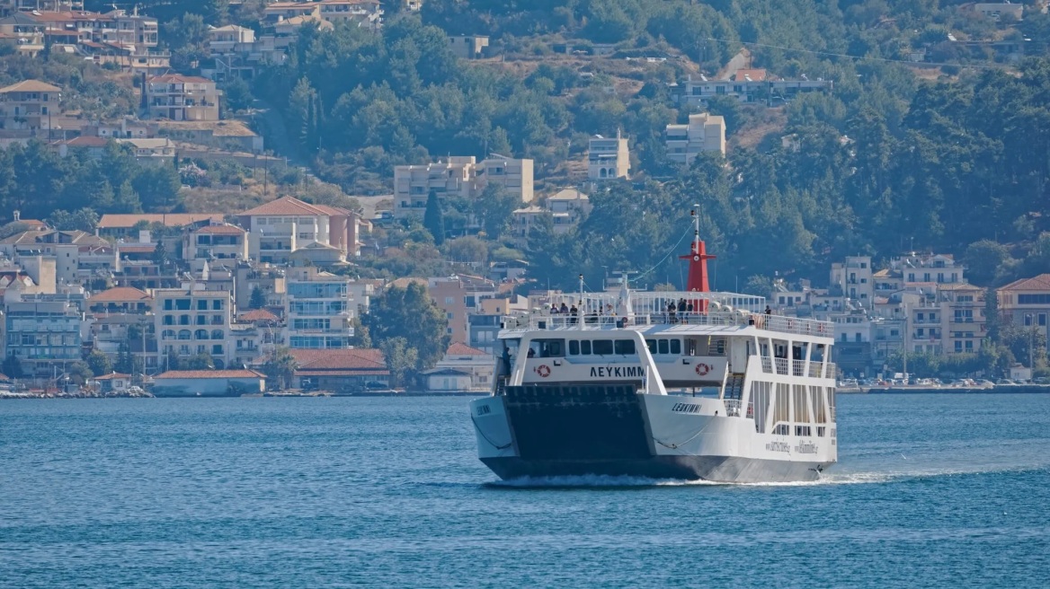 24 ώρες στη Λευκίμμη, τη φωτεινή κωμόπολη της Κέρκυρας