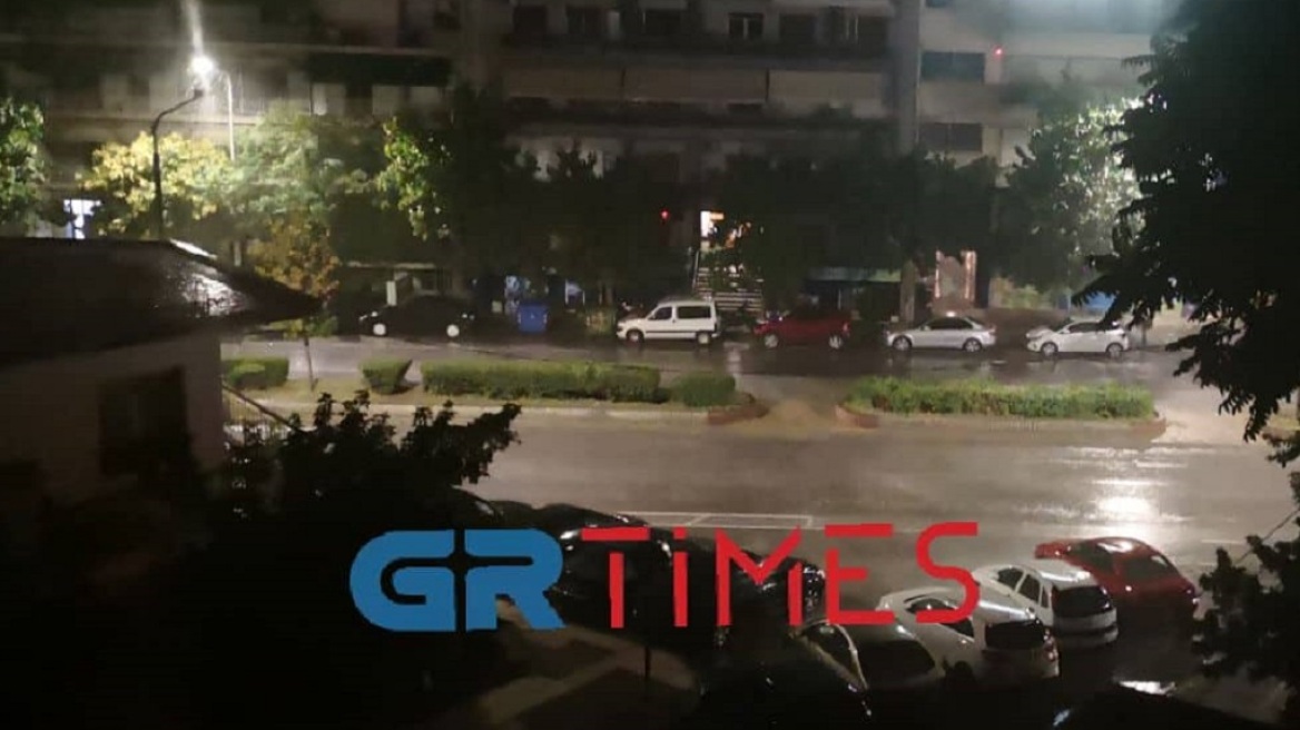 Θεσσαλονίκη: Καύσωνας το πρωί, καταιγίδα τα μεσάνυχτα