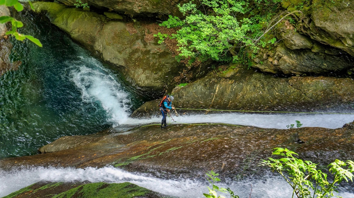 Φαράγγι Φακίστρα: Ο απρόσμενος παράδεισος του canyoning στο Πήλιο