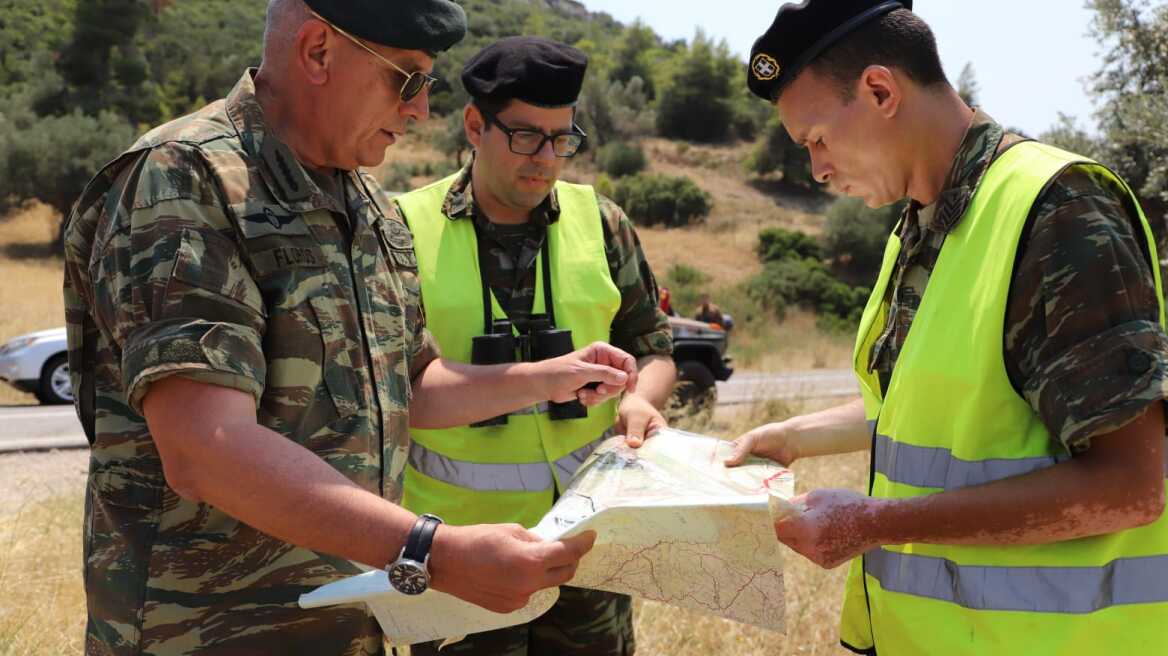 Ο Αρχηγός ΓΕΕΘΑ στα εποχούμενα περίπολα πυρασφάλειας και την 112 Πτέρυγα Μάχης - Φωτογραφίες
