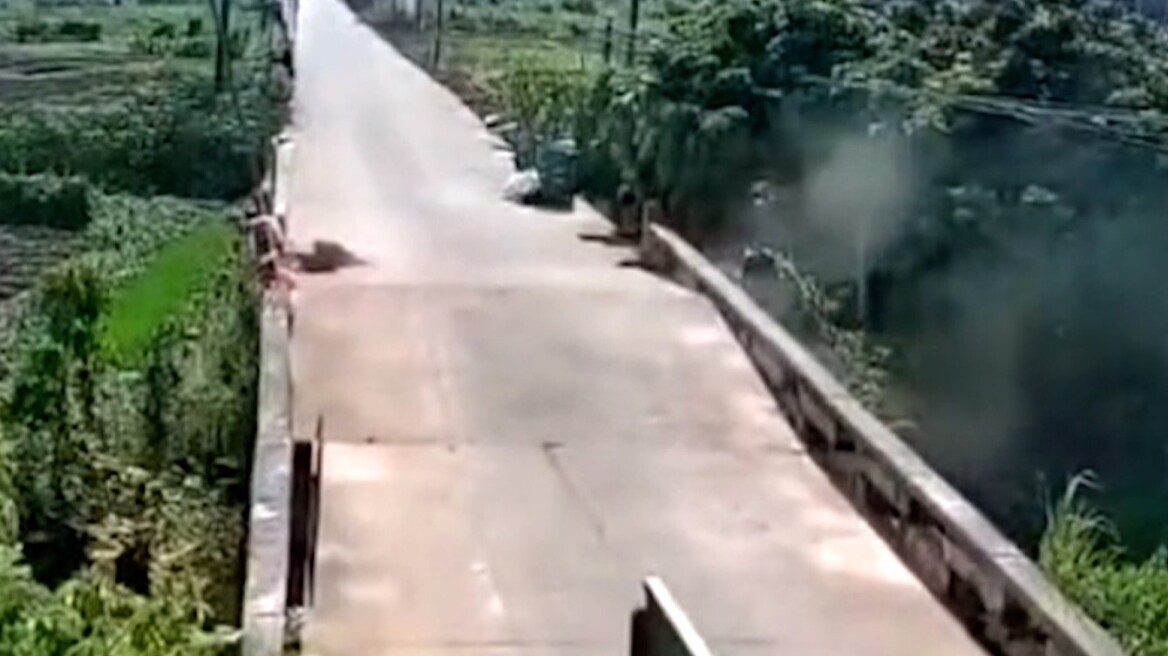 Ο καύσωνας στην Κίνα «έσπασε» στη μέση μια γέφυρα