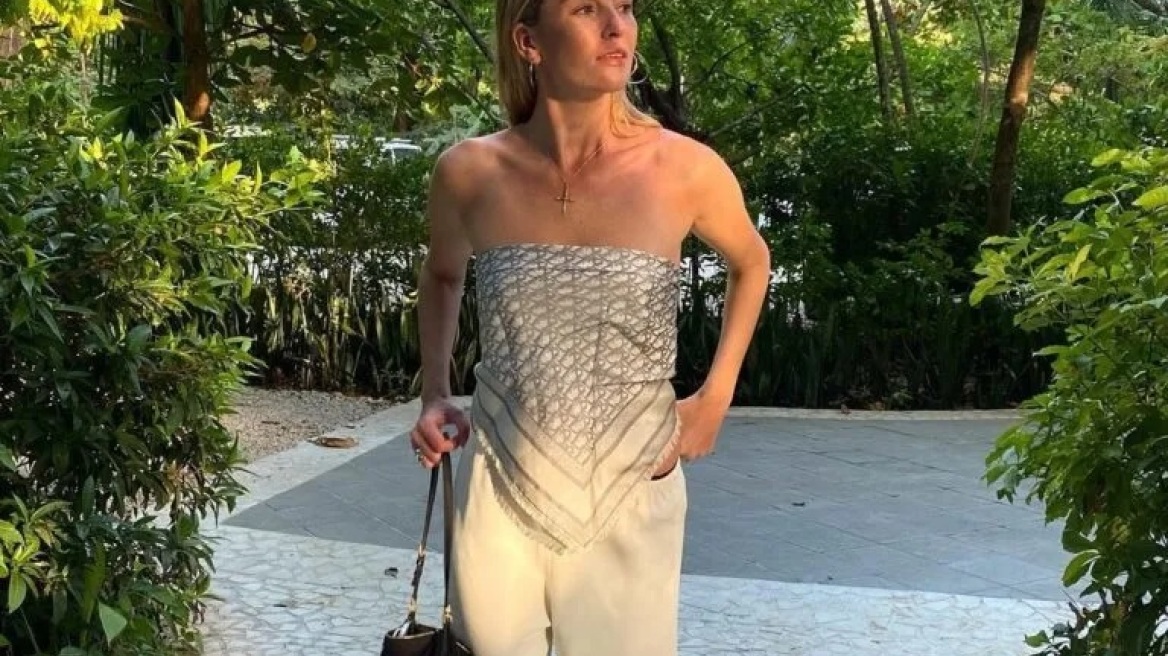 7 τρόποι να φορέσετε το μεταξωτό μαντήλι το καλοκαίρι