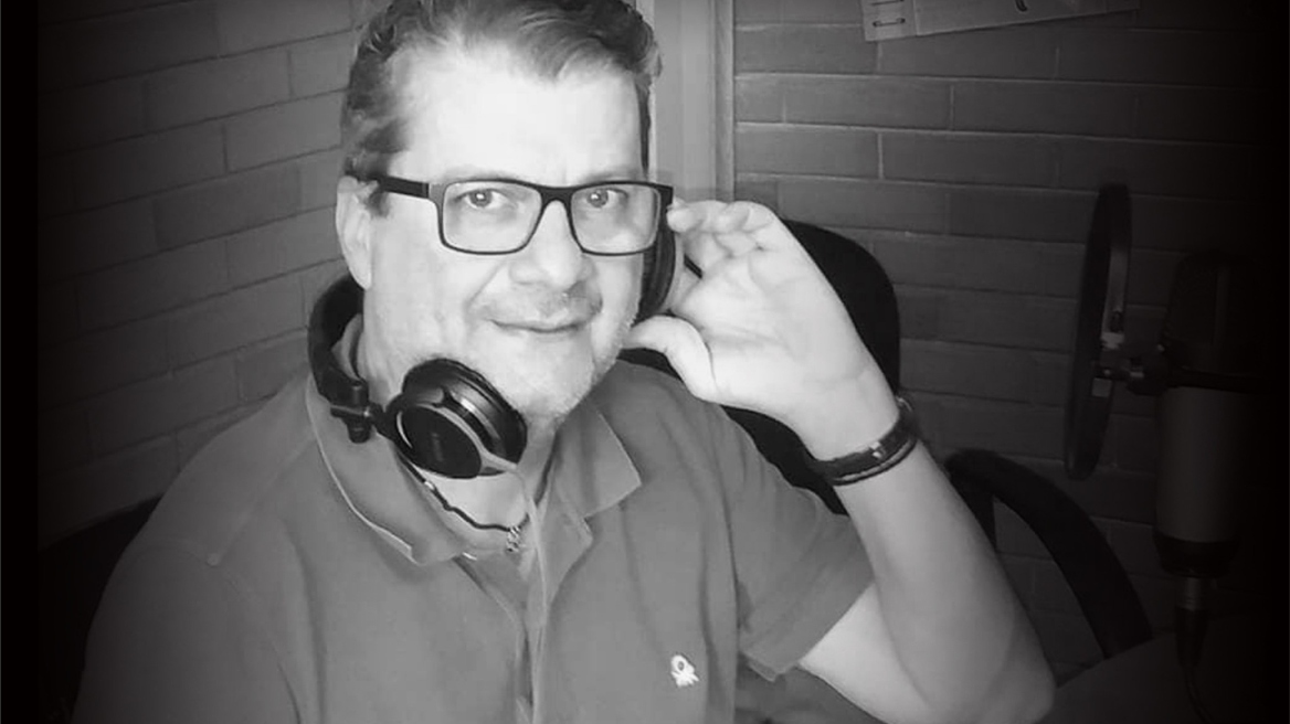 Πέθανε ξαφνικά στα 62 του ο δημοσιογράφος Θοδωρής Ακάλεστος