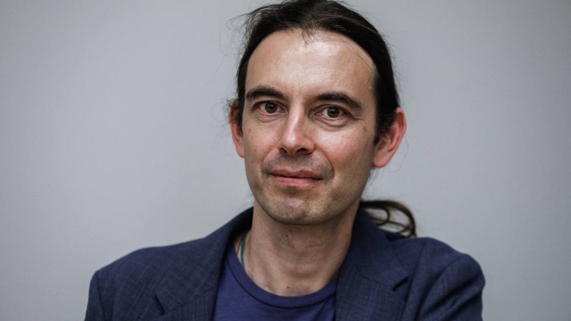 Σάλος στο Twitter για τον Κρίτωνα Αρσένη: Είπε ότι ο «τοξοβόλος» έκανε ληστείες με πολιτικά κίνητρα!