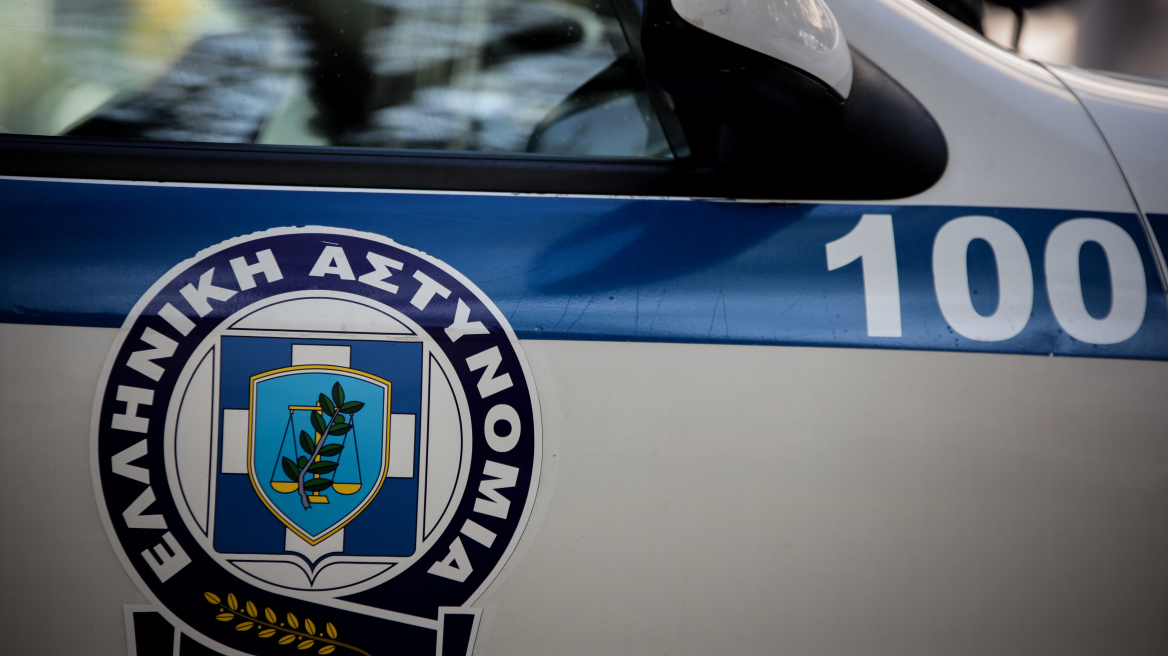 Επιδειξίας τρομοκρατεί γυναίκες στη Λάρισα