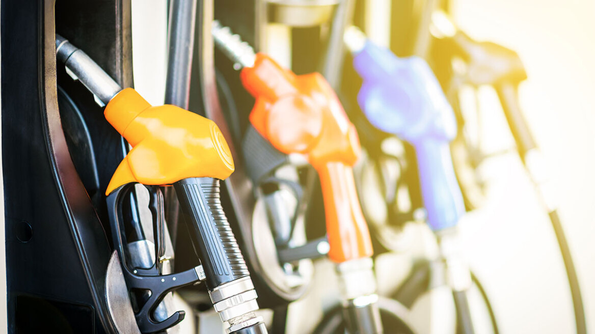 Fuel Pass 2: Πάνω από 72.000 αιτήσεις σε λίγες ώρες - Ποιοι ΑΦΜ κάνουν αίτηση