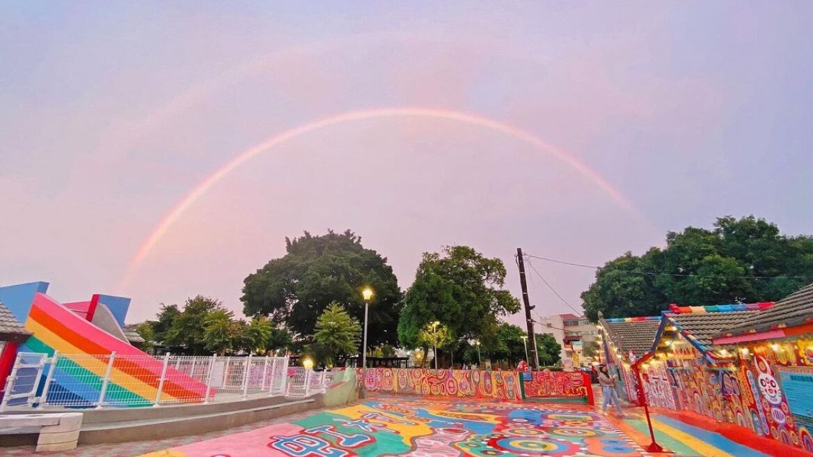 Rainbow Village: Κατέστρεψαν το πιο Instagrammable μνημείο της Ταϊβάν