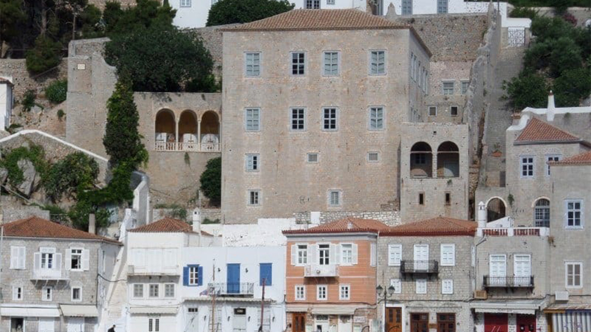 Οι Σειρήνες μας καλούν στην Ύδρα