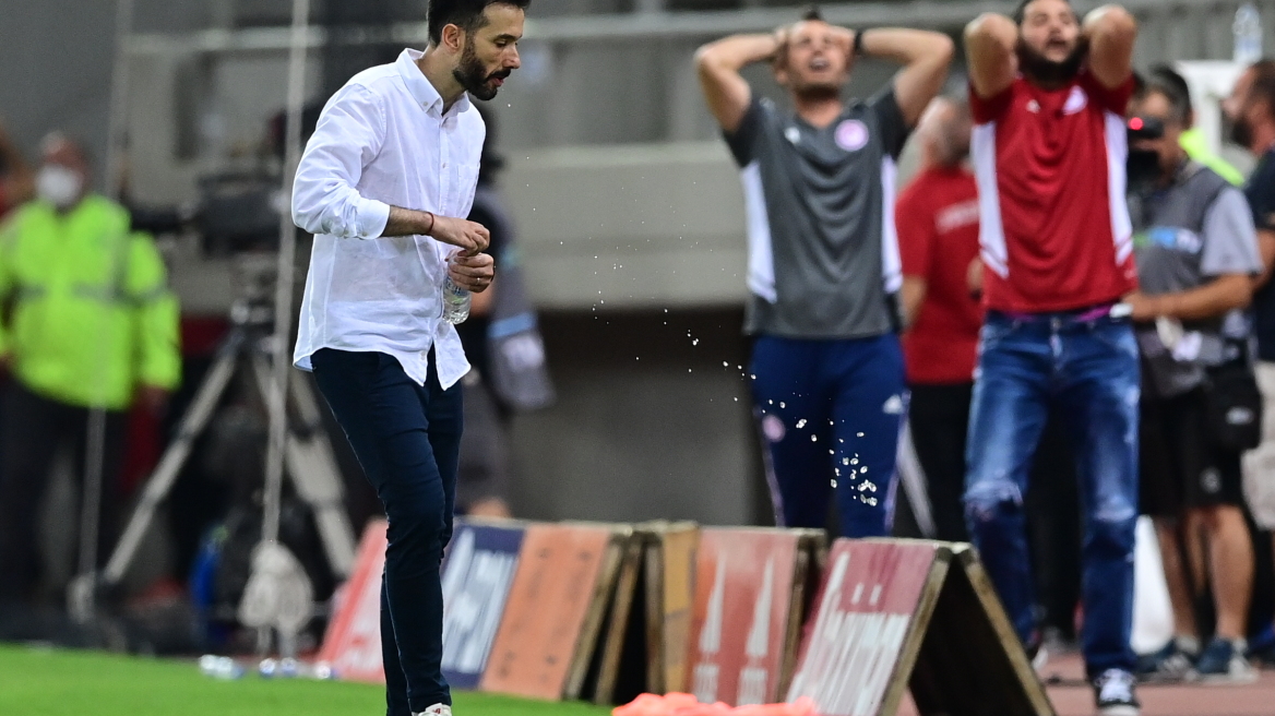 Κορμπεράν μετά το 1-1 του Ολυμπιακού με τη Σλόβαν: «Πρέπει να βελτιώσουμε το επίπεδο της ομάδας»