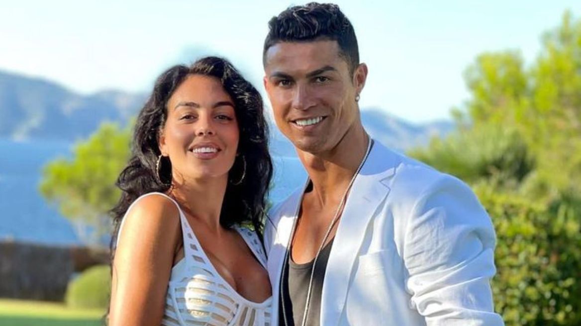 Τζορτζίνα Ροντρίγκεζ: Φωτογραφίζει την κόρη της στην κούνια 