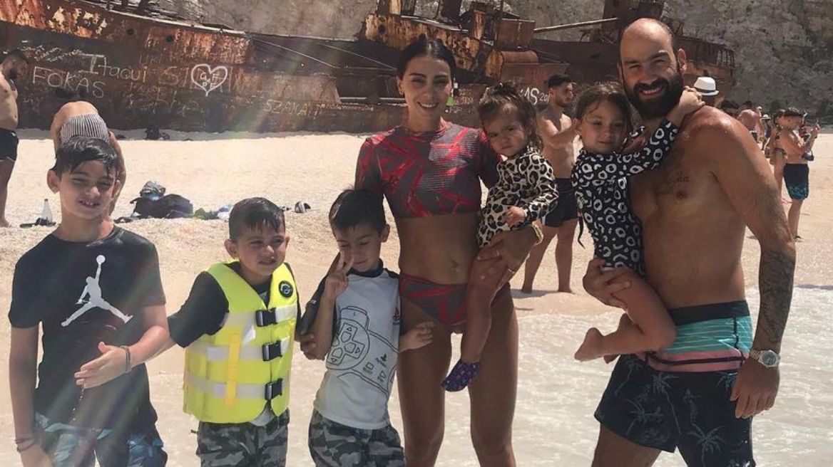 Βασίλης Σπανούλης: Έγινε 40 και το γιορτάζει με την Ολυμπία Χοψονίδου και τα έξι του παιδιά  