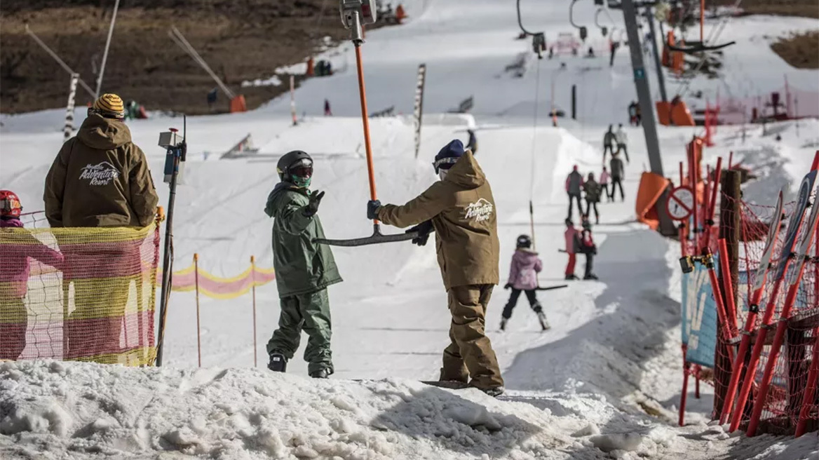 Τα πάνω κάτω: Καύσωνας στην Ευρώπη… χιόνι στην Αφρική – Το μικροσκοπικό βασίλειο με την πίστα του σκι