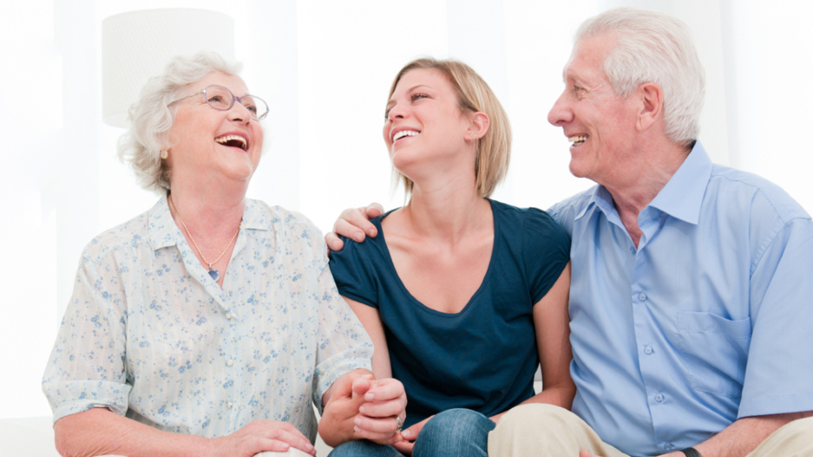 Κορωνοϊός – Αύξηση κρουσμάτων: Πώς προφυλάσσουμε ηλικιωμένους και ευάλωτους